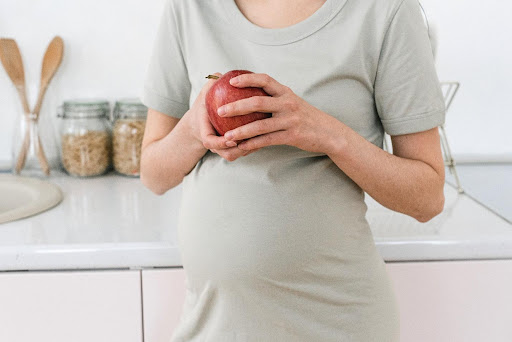 6 Health Tips For Expecting Mothers This Fall