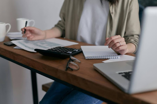 Hiring a Commercial Collection Service: Benefits
